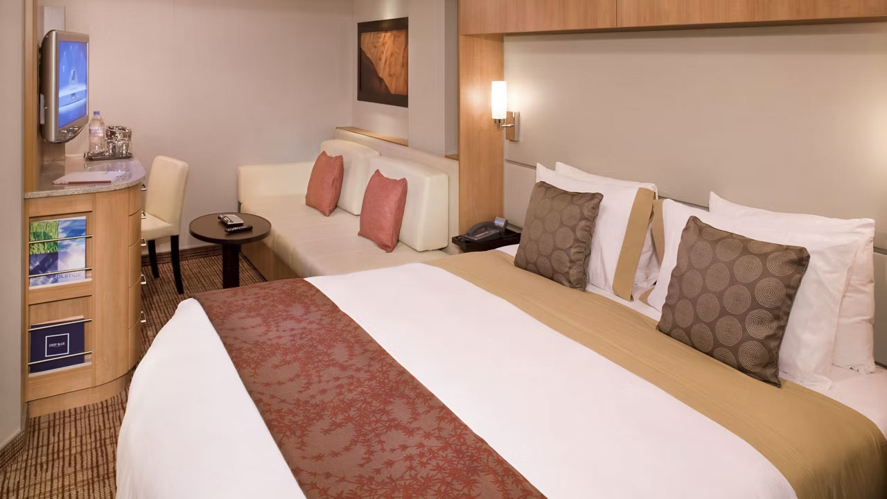 Inside Stateroom : Celebrity Reflection