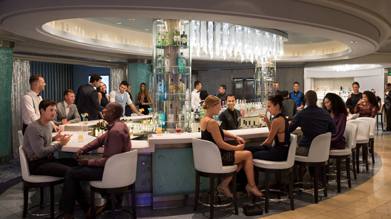 Martini Bar & Crush : Celebrity Reflection