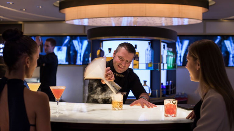 World Class Bar : Celebrity Reflection